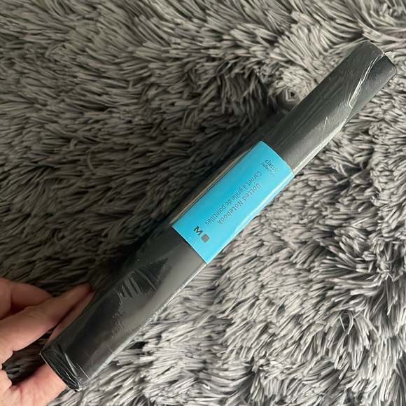 Moleskine Classic Black Dotted Large ‘Expanded’ Notebook - Picture 6 of 9